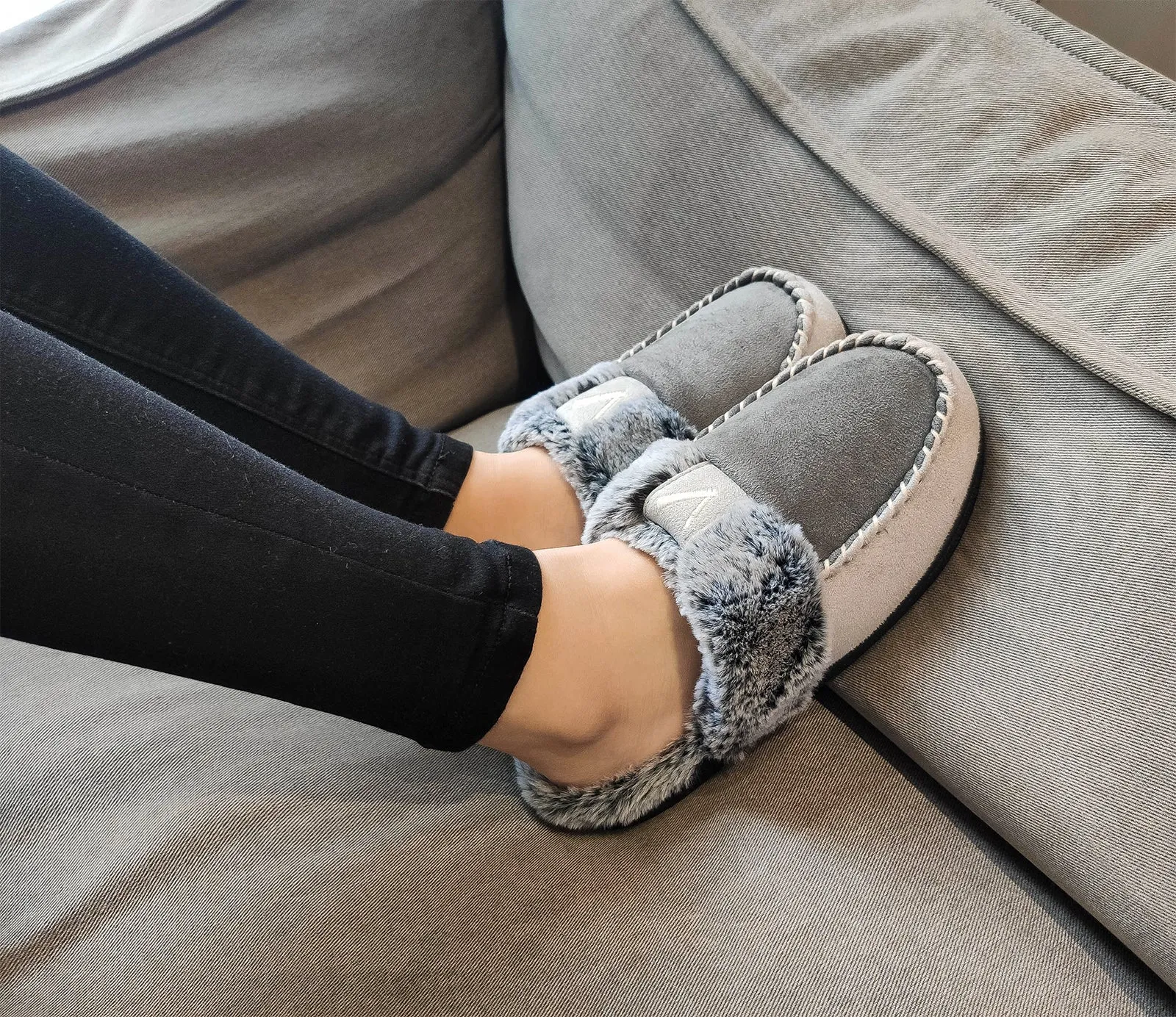 VONMAY Women's Comfy Fuzzy House Slipper Scuff Memory Foam Slip on Warm Moccasin Style Indoor Outdoor